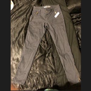 Old Navy pants, size 4 NWT